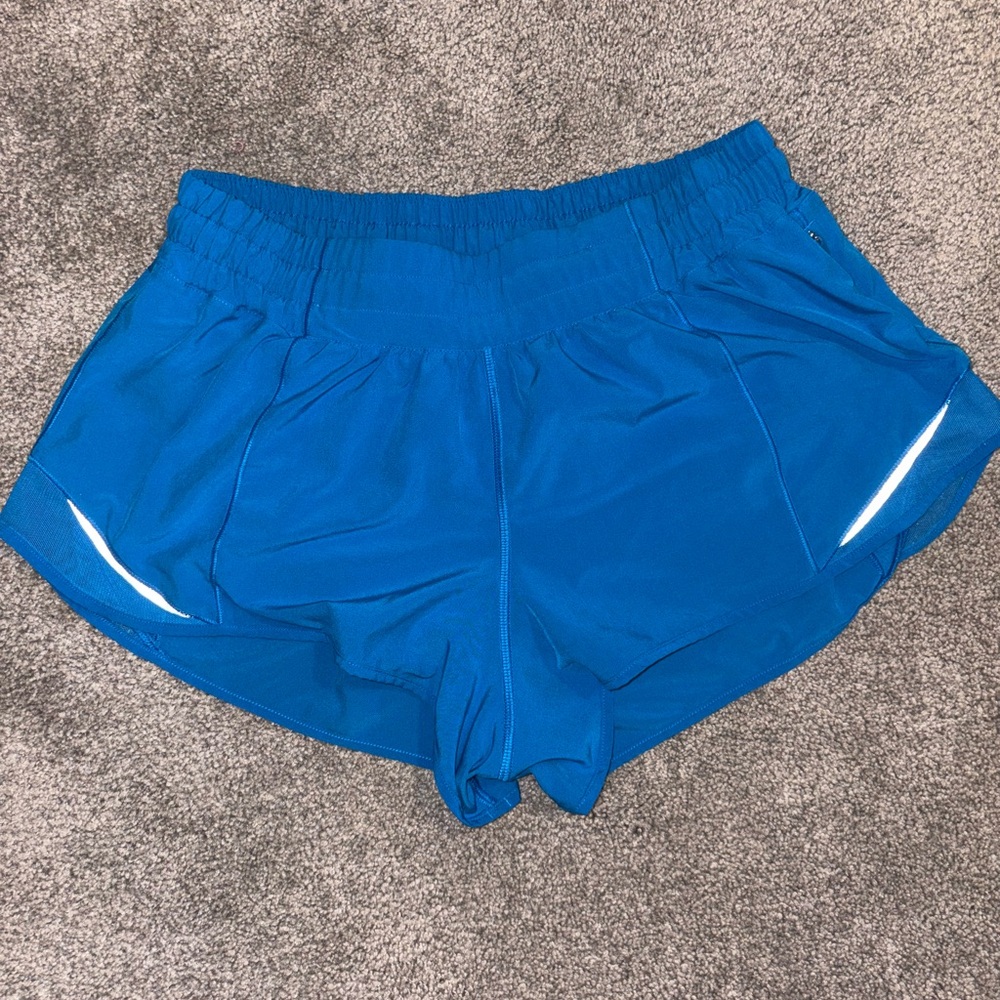 Blue Lululemon Hotty hots, size 8, 2.5 inseam